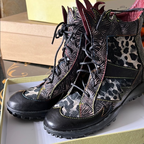 l’artiste Shoes - Stylish Black and Multicolor Women's Boots
